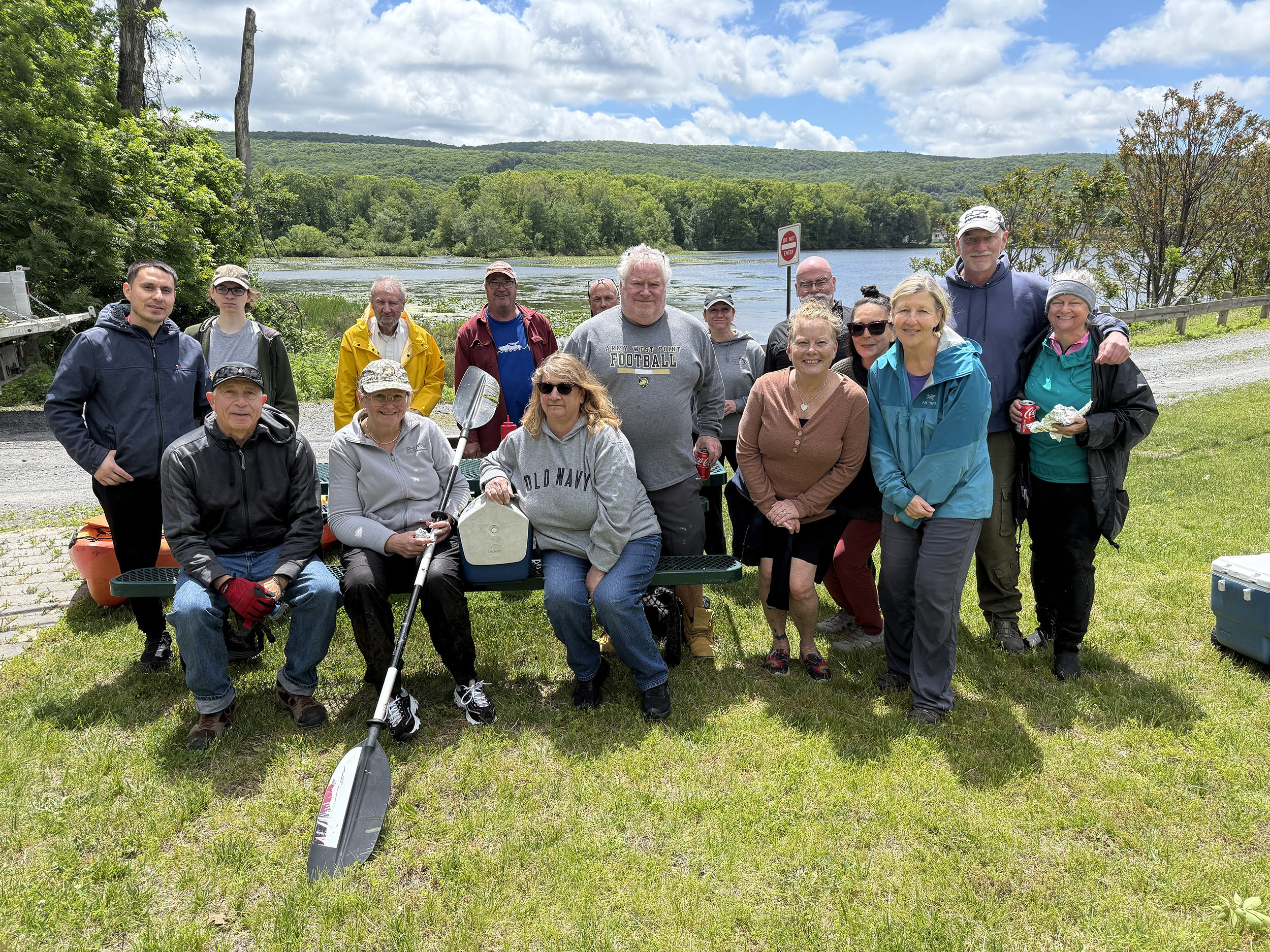Lake weed pulling volunteers